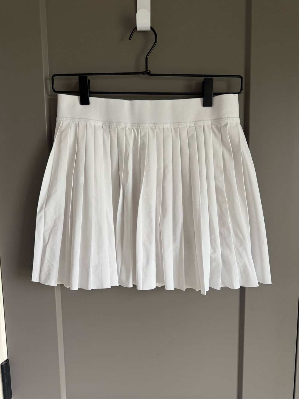 Athleta Match Point Pleated Skort Bright White Tennis Golf Skirt Small